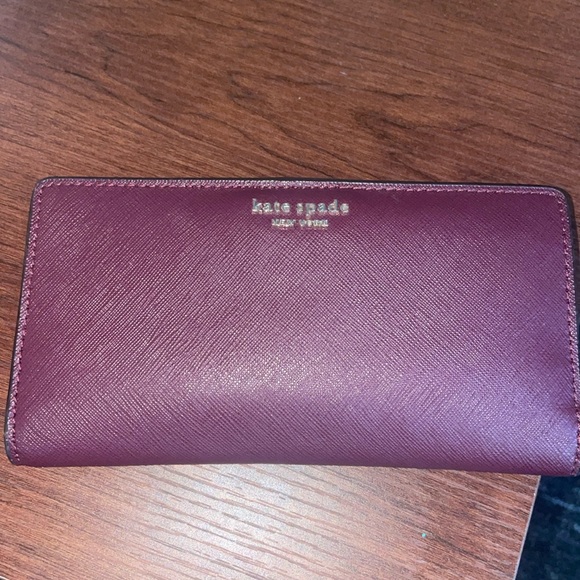 kate Spade Wallet - Picture 1 of 3